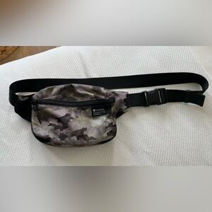 Lululemon belt bag